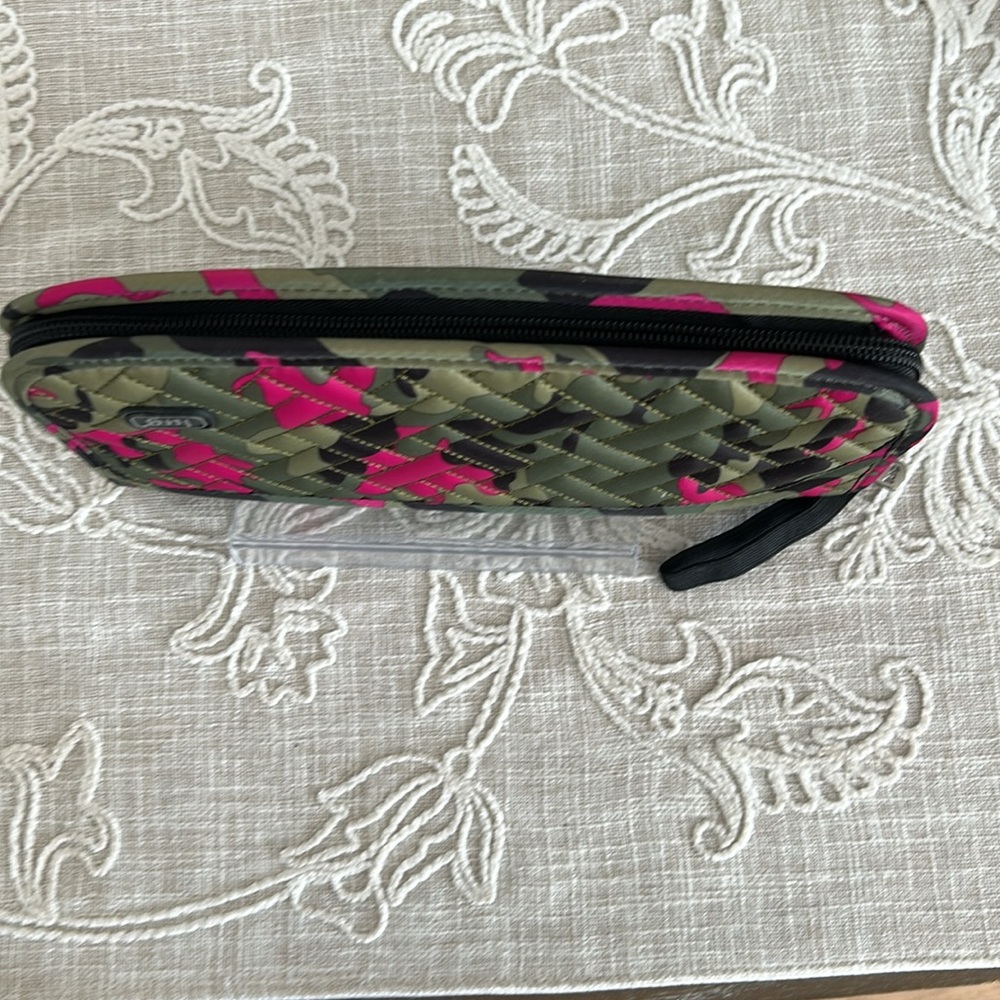Lug NWOT RFID Tango Travel Passport Holder Wallet - Picture 7 of 13